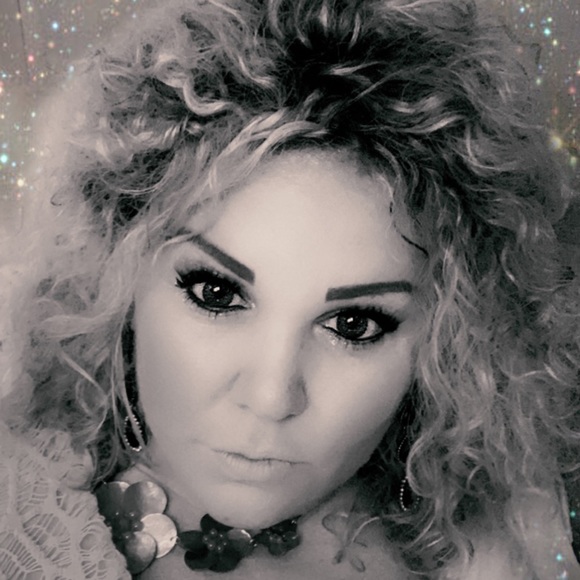 Meet your Posher, Rebecca - Picture 1 of 1